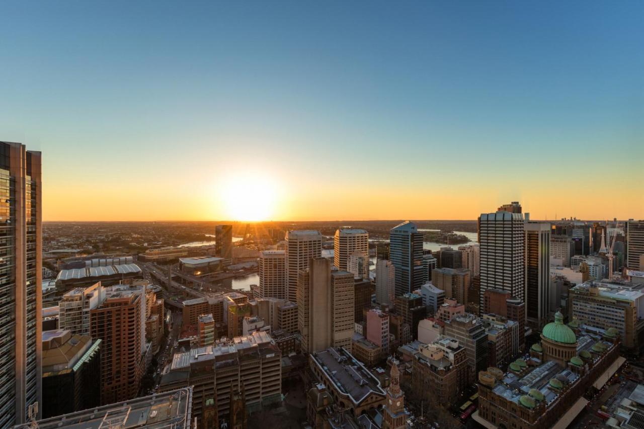 Meriton Suites Pitt Street, Sydney Eksteriør bilde Sunset over the city